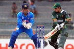 Mohammad Hafeez plays the reverse sweep