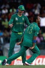 Robin Peterson celebrates after dismissing Nasir Jamshed for a duck