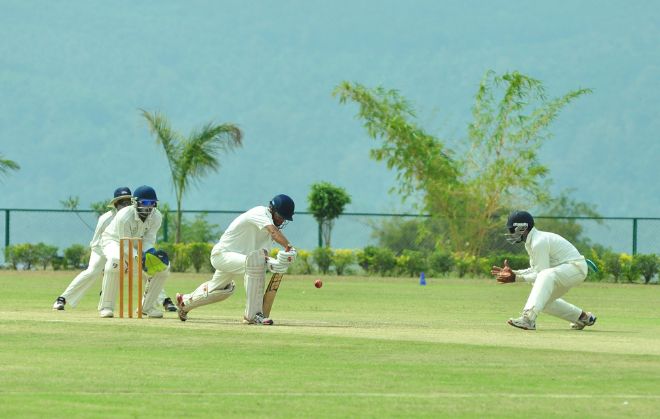 Manik Gupta plays a shot