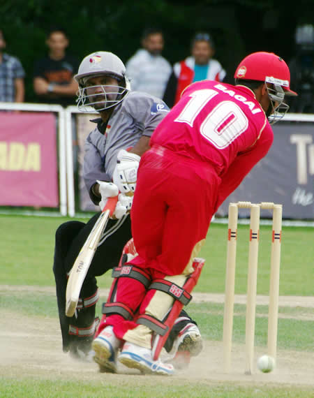 Swapnil Patil turns the ball