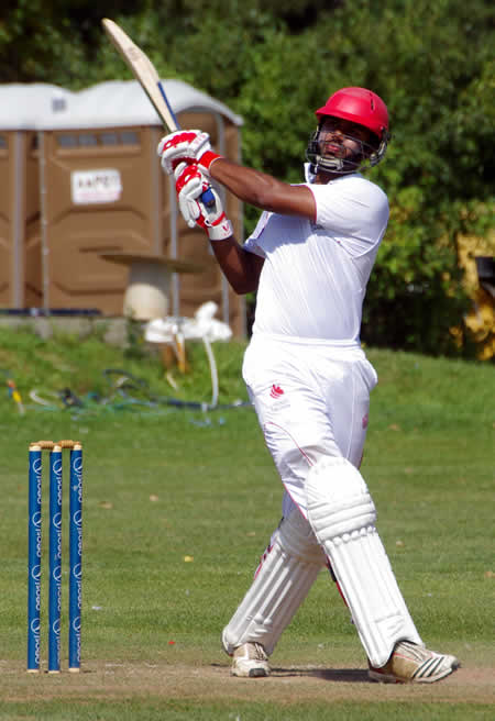 Ruvindu Gunasekera hits the match winning six