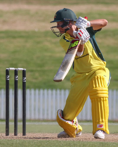 Meg Lanning square drives past point