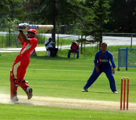 Hamza Tariq batting for Canada