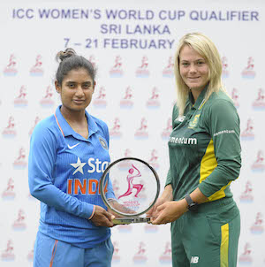 Mithali Raj and Dane van Niekerk with ICC WWCQ 2017 trophy