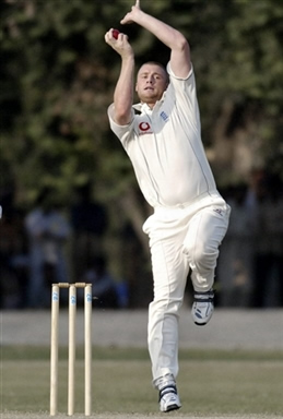 Andrew Flintoff in his bowling stride