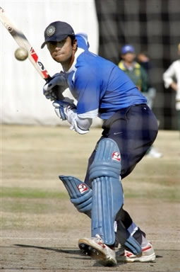 Rahul Dravid about to plays a shot