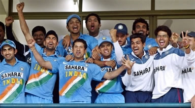 Rahul Dravid celebrates with teammates after India defeated Pakistan