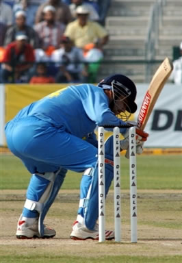 Virender Sehwag avoids a bouncer