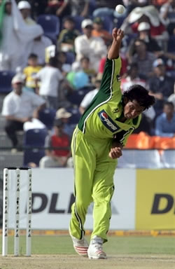 Mohammad Asif delivers a ball