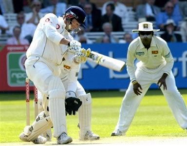 Trescothick hits a shot