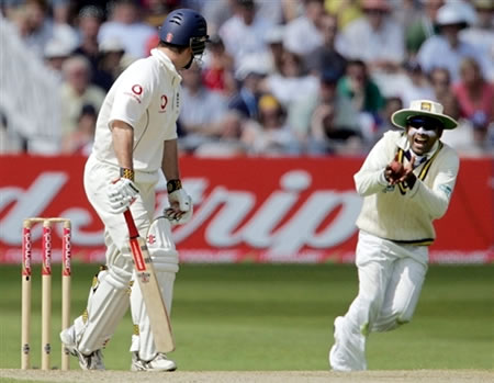 Jayawardene takes catch of Strauss