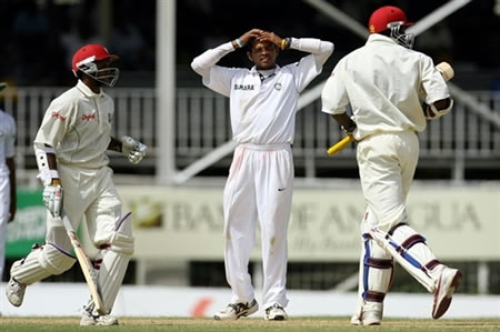 Gayle & Chanderpaul running between the wickets