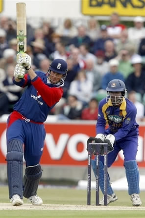 Trescothick hits a boundary