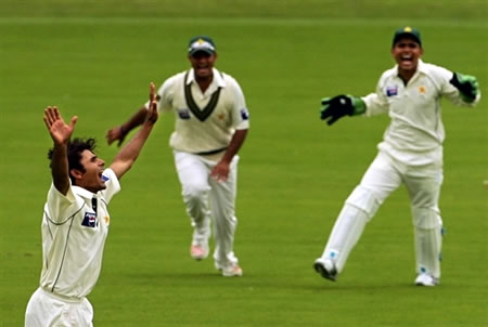 Abdul Razzaq celebrates after taking the wicket of Pietersen